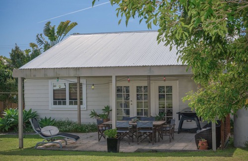 Catherine Hill Bay House | Catho Miners Cottage [pet friendly]