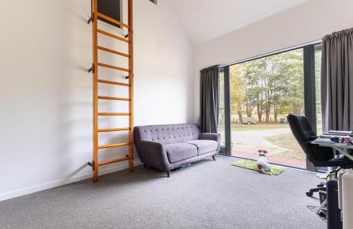 Te Horo House | Catley Lodge B&B Farmstay