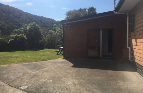 Okiwi Bay House | Catseye - Perfect base for Fantastic Fishing.