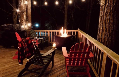 Tannersville Ski Chalet | Catskill Chalet: Hunter Mtn Hideaway w/Hot Tub