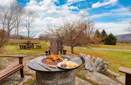 Ashland House | Catskill Park Farm by AvantStay Huge Yard Fire Pit Near Windham Ski Resort