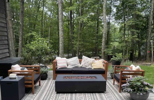 Accord Cabin | Catskills art studio turned modern loft in Accord