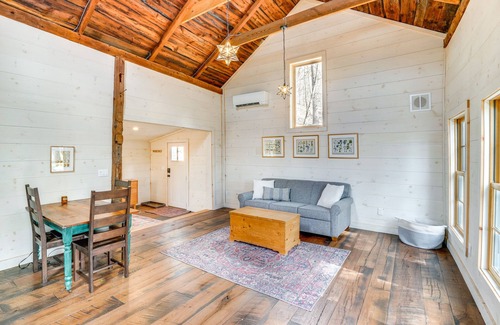 Town of New Baltimore Apartment | Catskills Cabin on Wooded 100 Acres w/ Lake