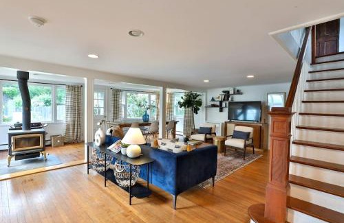 Mount Tremper House | Catskills Country House with Hot Tub near River Trails
