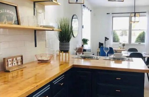 Rock Hill House | Catskills Cozy Cottage by The Lake, Sullivan County