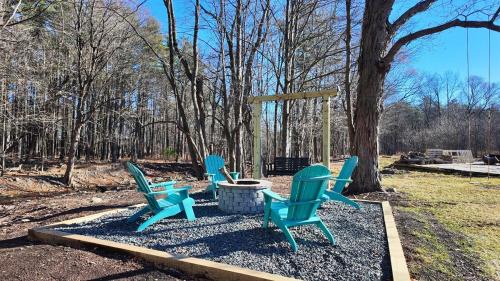 Round Top House | Catskills Escape Hot Tub Massage Chairs & Games