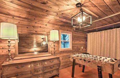 Harpersfield House | Catskills Farmhouse Getaway w/ Private Pond