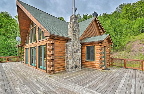 Prattsville House | Catskills Home with Deck and Game Room 14 Mi to Ski!