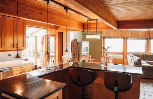 Town of Denning Cabin | Catskills Luxury Chalet - Mountains Retreat