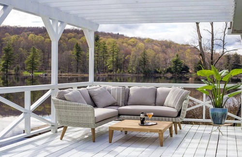 Roscoe House | Catskills Modern Lakefront Cottage