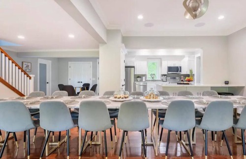 Mountain Dale House | Catskills Villa: Best for Gatherings Sleeps 30+nn