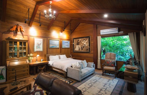 Ayutthaya Hotel | Cattani's Riverside Home