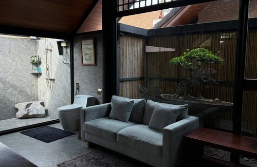 Ayutthaya Hotel | Cattani's Riverside Home