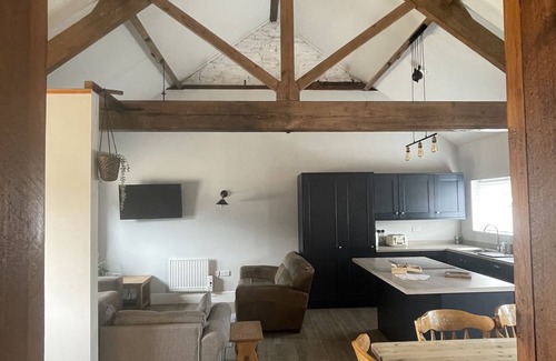 Markham Moor Cottage | Cattlebeam Cottage, 3 bedroom converted barn with 2 bathrooms set in beautiful grounds