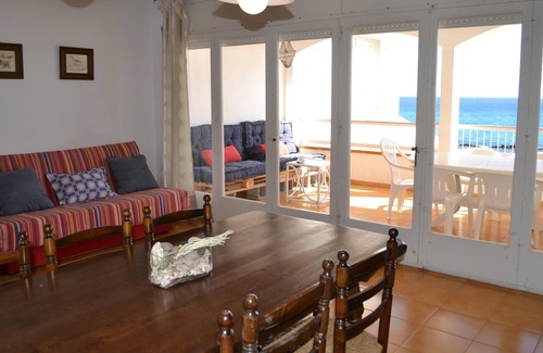 Llanca Apartment | CAU DEL LLOP 10 Fantastic apartment with spectacular sea views
