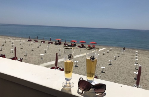 Marina di Caulonia Apartment | Caulonia Marina apartment with AC & swimming pool only 5 minutes to the beach!