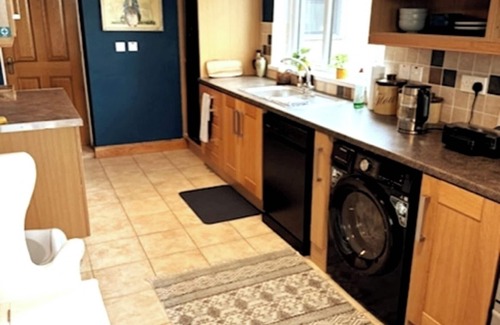Bushmills House | Causeway Headland Gem - 4BD Cottage Retreat