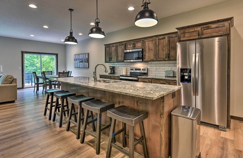 Lake Shore House | Causeway on Gull Retreat w/ Boat Slip on Lake