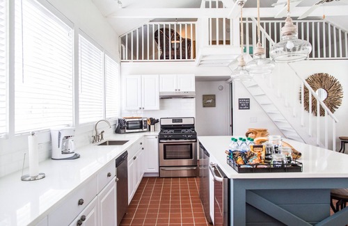 St. Augustine Beach Cottage | Cavalier Cottage at Ruby Dog on B