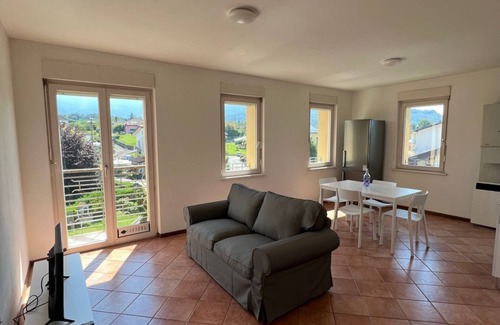 Visome Apartment | Cavallo - Lovely One-Bedroom with Mountain View