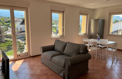 Visome Apartment | Cavallo - Lovely One-Bedroom with Mountain View