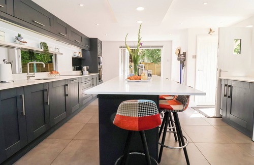 Yoxford House | CAVAN COTTAGE, pet friendly, with open fire in Yoxford