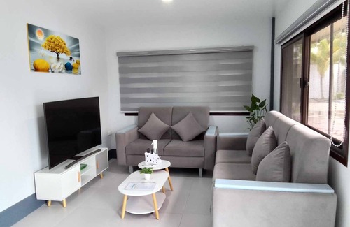Dingalan Hotel | Cave Beach Resort Boutique Luxury Accomodation