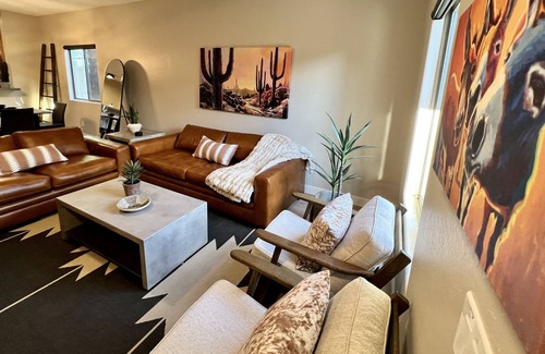 Cave Creek House | Cave Creek Burro in the Heart of Cave Creek