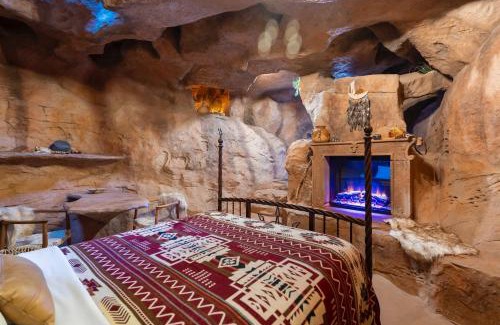 Fredonia House | Cave Dwellers- Zions' Only Hand-Sculpted Cave