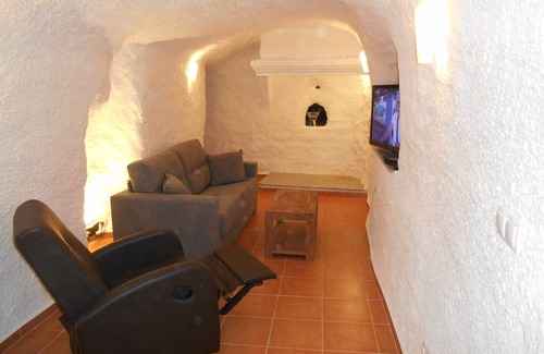 Cuevas del Campo House | Cave house, adventure vacation, ideal for relaxing