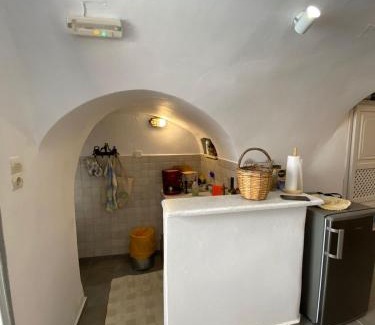 Finikia House | Cave house mARTrona