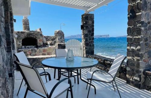 Akrotiri Apartment | Cave of Love Seafront Sunset View Santorini