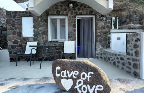 Akrotiri Apartment | Cave of Love Seafront Sunset View Santorini