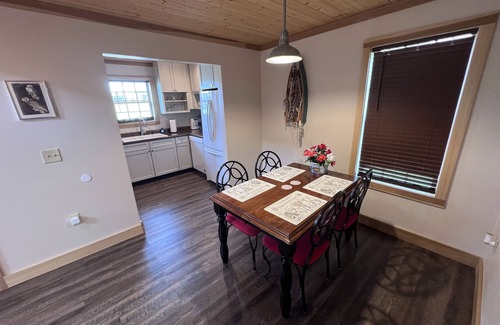 Farmers Cabin | Cave Run Lake/Morehead State University Area Fully Equipped, Private Cabin