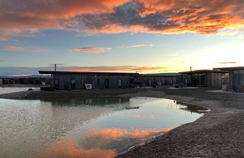Quincy House | CaveB Lake House - come for concerts, or a relaxing get away in the sunshine