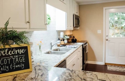 Dahlonega Cottage | Cavender Creek Cottage - on Dahlonega Wine Trail