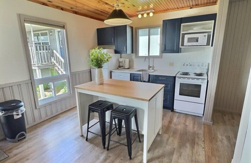 Cavendish Cottage | Cavendish Bosom Buddies Cottage Resort