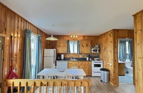 Cavendish Cottage | Cavendish Bosom Buddies Cottage Resort