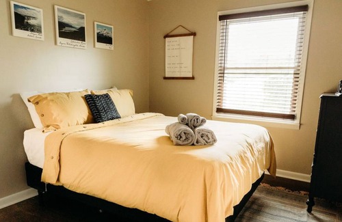 Rock Island House | Cavernland Cottage - Cozy & modern home w/in minutes of Rock Island State Park!