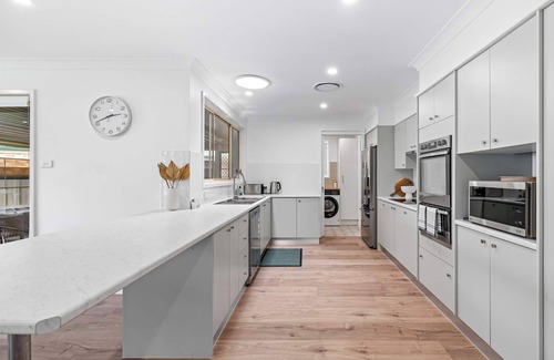 Swansea House | Caves Beach House- Winter Holiday Mid-Week Special