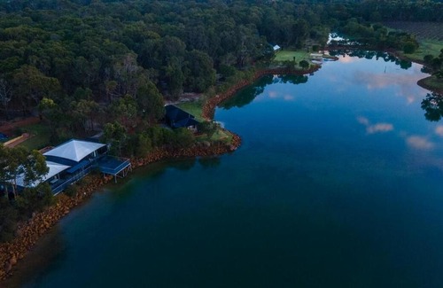 Wilyabrup Villa | Caves Road Vineyard Retreat