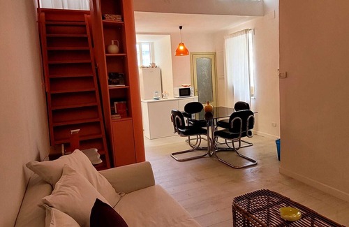 Historical Center Apartment | Cavour Charming terraced apartment in the Historic Center of Naples