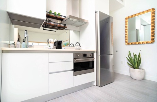 Seven Mile Beach Apartment | Cayman Luxury Rentals at The Grove