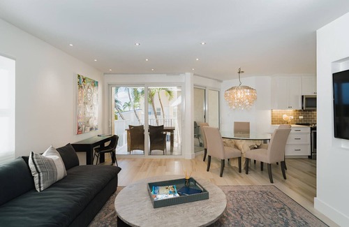 Seven Mile Beach Condo | Cayman Reef Resort – Luxurious 3-King Bedroom Condo on Seven Mile Beach