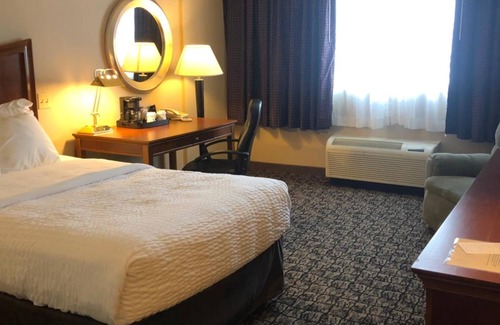 Ithaca Hotel | Cayuga Blu Hotel