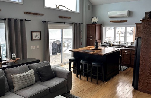 Poplar Ridge House | Cayuga Lake Front Home