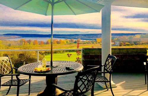 Lansing Hotel | Cayuga Lake Inn Ithaca Hotel Alt