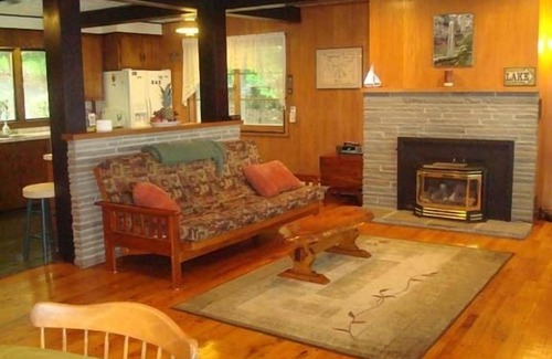 Ithaca House | Cayuga Lakefront Cottage, Ten Minutes To Ithaca Or Trumansburg