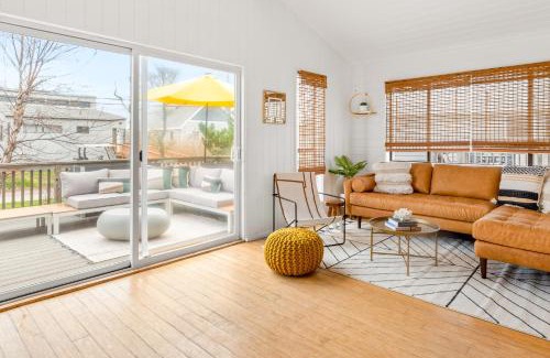 Ocean Bay Park House | Cayuga Street Sunshine Retreat