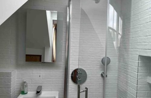 Rotherhithe House | CB53 Tower Bridge Townhouse 2 bathrooms & Free parking